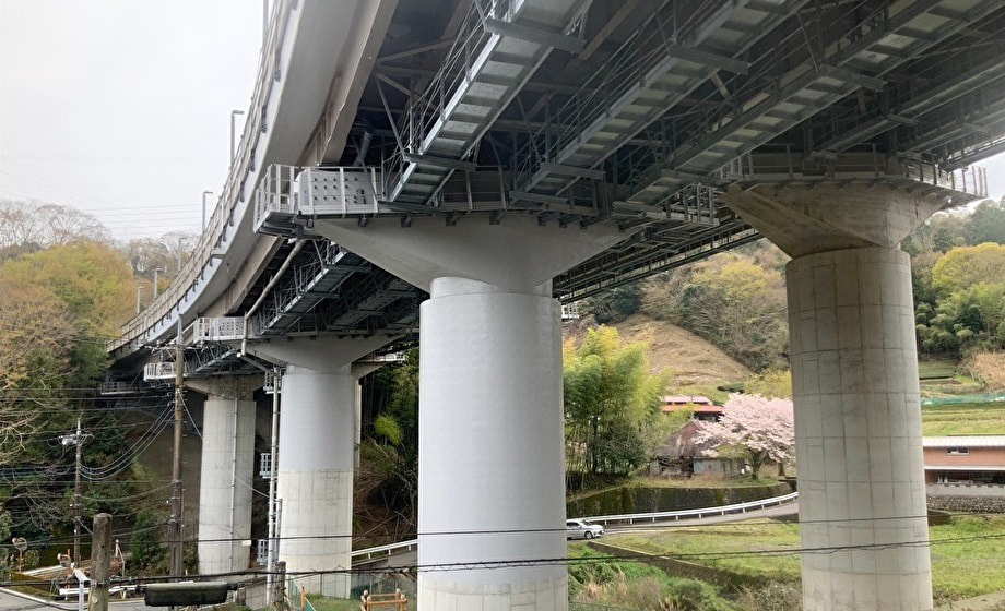 東名高速道路(特定更新等)大沢川高架橋他1橋鋼橋補強工事